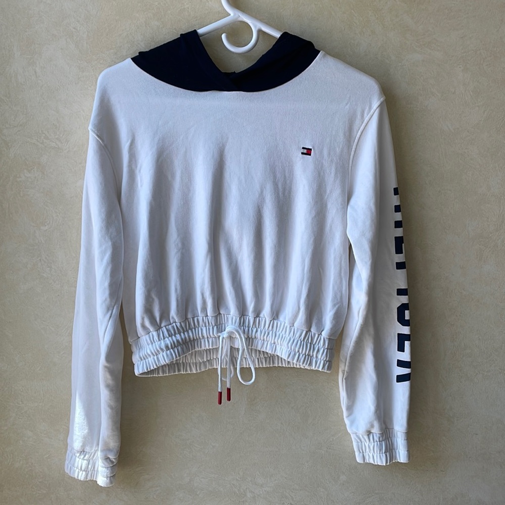 Tommy Hilfiger White Cropped Hoodie with Navy Hood